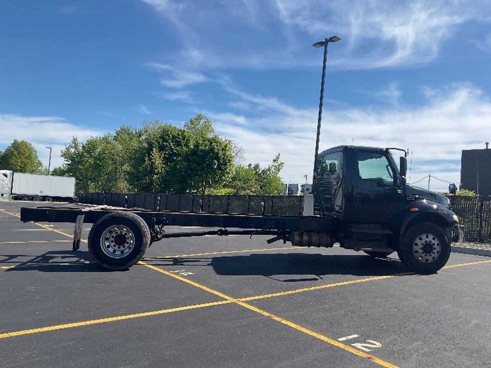 Cab and Chassis Truck-Light and Medium Duty Trucks-International-2020-MV607-Akron-OH-286,846\n\t\tmiles-$ 20,500 - Image 15