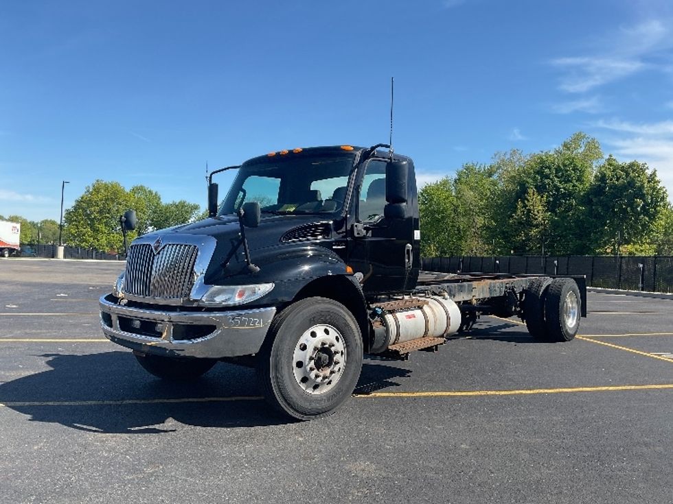 Cab and Chassis Truck-Light and Medium Duty Trucks-International-2020-MV607-Akron-OH-286,846\n\t\tmiles-$ 20,500 - Image 3