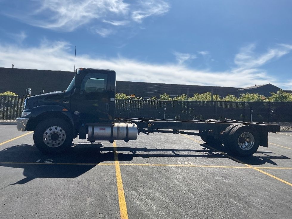 Cab and Chassis Truck-Light and Medium Duty Trucks-International-2020-MV607-Akron-OH-286,846\n\t\tmiles-$ 20,500 - Image 4