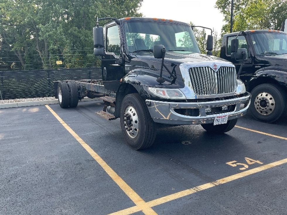 Cab and Chassis Truck-Light and Medium Duty Trucks-International-2020-MV607-Akron-OH-317,049\n\t\tmiles-$ 21,000 - Image 1