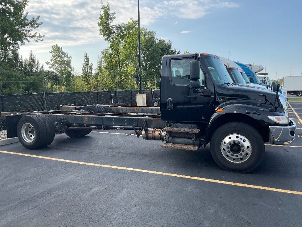 Cab and Chassis Truck-Light and Medium Duty Trucks-International-2020-MV607-Akron-OH-317,049\n\t\tmiles-$ 21,000 - Image 11
