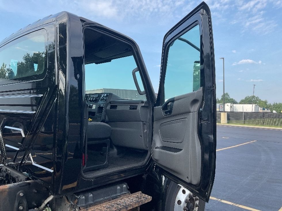Cab and Chassis Truck-Light and Medium Duty Trucks-International-2020-MV607-Akron-OH-317,049\n\t\tmiles-$ 21,000 - Image 16