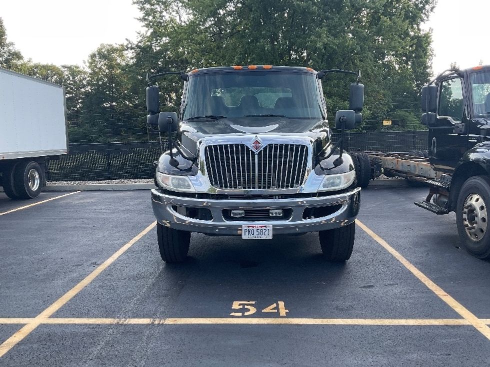 Cab and Chassis Truck-Light and Medium Duty Trucks-International-2020-MV607-Akron-OH-317,049\n\t\tmiles-$ 21,000 - Image 2