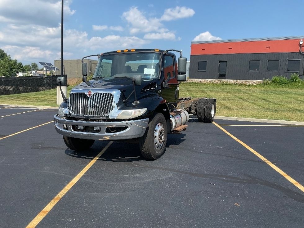 Cab and Chassis Truck-Light and Medium Duty Trucks-International-2020-MV607-Akron-OH-319,883\n\t\tmiles-$ 21,500 - Image 1