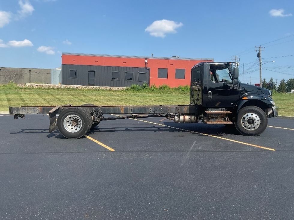 Cab and Chassis Truck-Light and Medium Duty Trucks-International-2020-MV607-Akron-OH-319,883\n\t\tmiles-$ 21,500 - Image 13