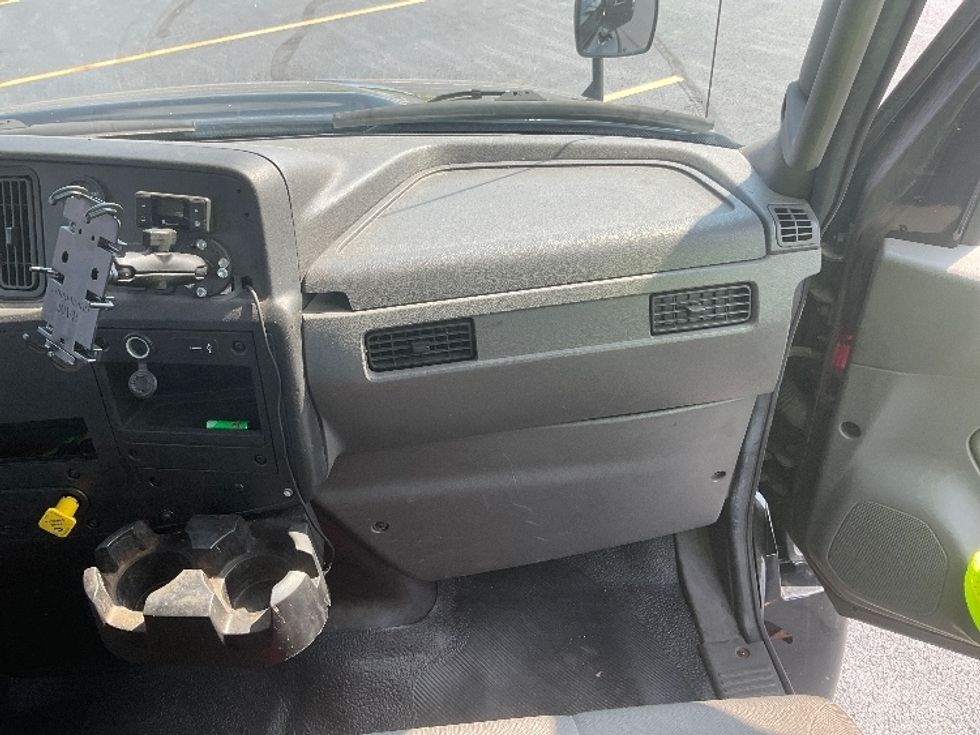 Cab and Chassis Truck-Light and Medium Duty Trucks-International-2020-MV607-Akron-OH-319,883\n\t\tmiles-$ 21,500 - Image 19