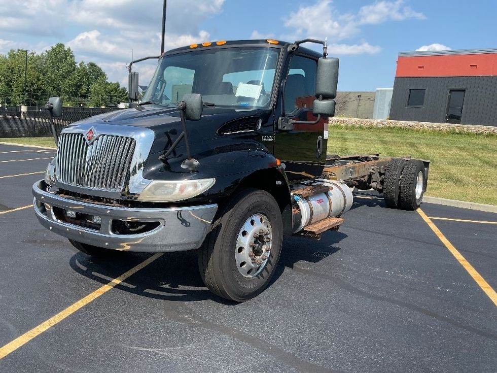 Cab and Chassis Truck-Light and Medium Duty Trucks-International-2020-MV607-Akron-OH-319,883\n\t\tmiles-$ 21,500 - Image 3