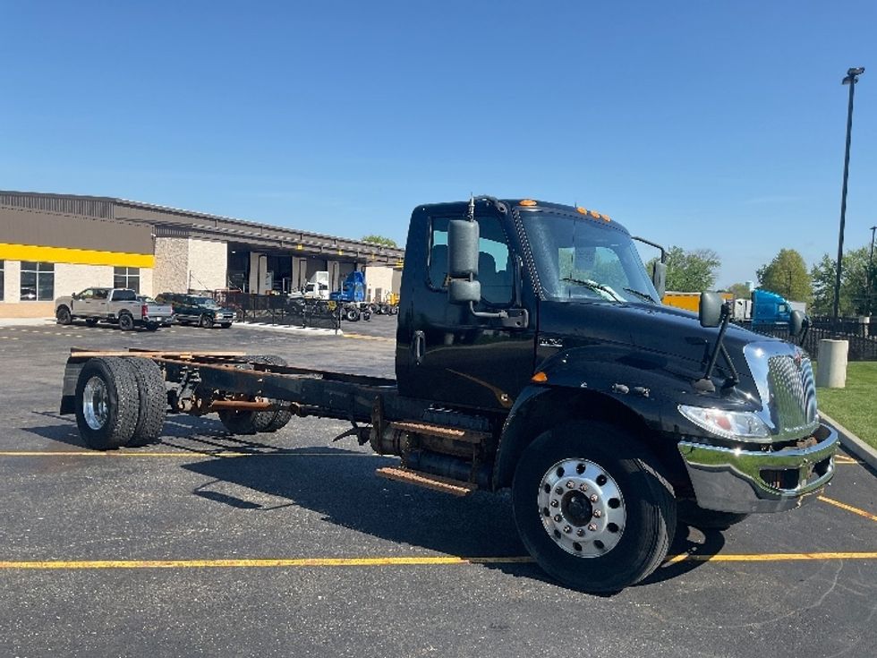 Cab and Chassis Truck-Light and Medium Duty Trucks-International-2020-MV607-Akron-OH-340,370\n\t\tmiles-$ 20,500 - Image 1