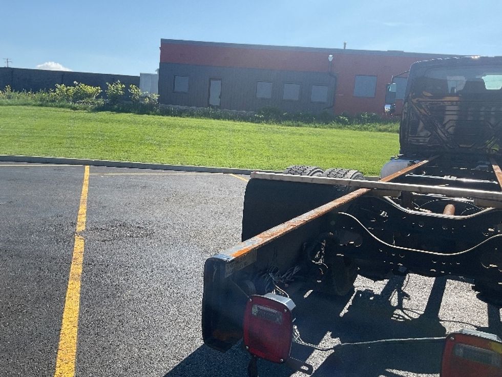 Cab and Chassis Truck-Light and Medium Duty Trucks-International-2020-MV607-Akron-OH-340,370\n\t\tmiles-$ 20,500 - Image 11