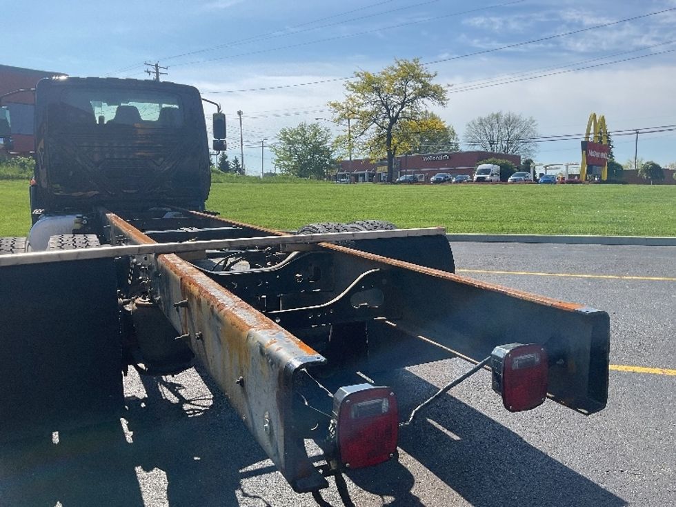 Cab and Chassis Truck-Light and Medium Duty Trucks-International-2020-MV607-Akron-OH-340,370\n\t\tmiles-$ 20,500 - Image 12