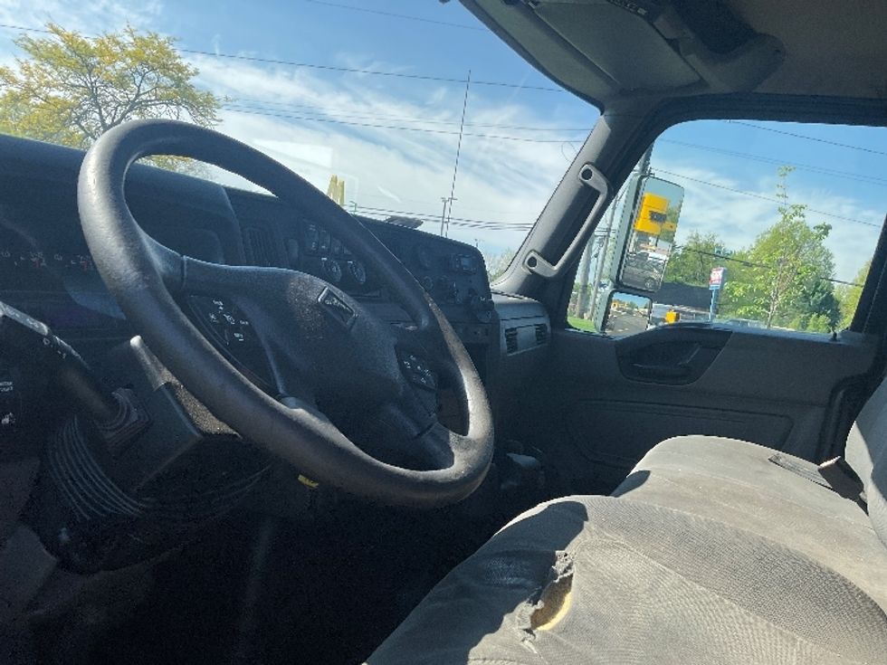 Cab and Chassis Truck-Light and Medium Duty Trucks-International-2020-MV607-Akron-OH-340,370\n\t\tmiles-$ 20,500 - Image 17