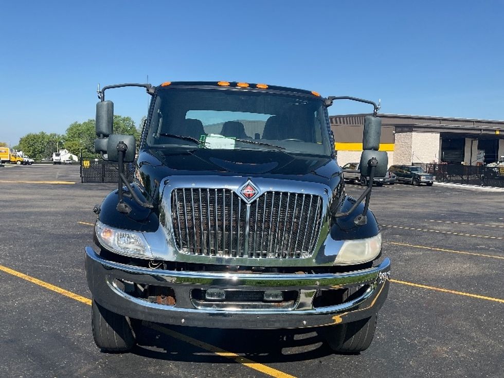 Cab and Chassis Truck-Light and Medium Duty Trucks-International-2020-MV607-Akron-OH-340,370\n\t\tmiles-$ 20,500 - Image 2