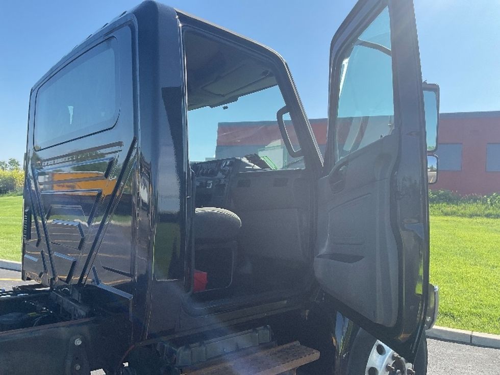 Cab and Chassis Truck-Light and Medium Duty Trucks-International-2020-MV607-Akron-OH-340,370\n\t\tmiles-$ 20,500 - Image 20