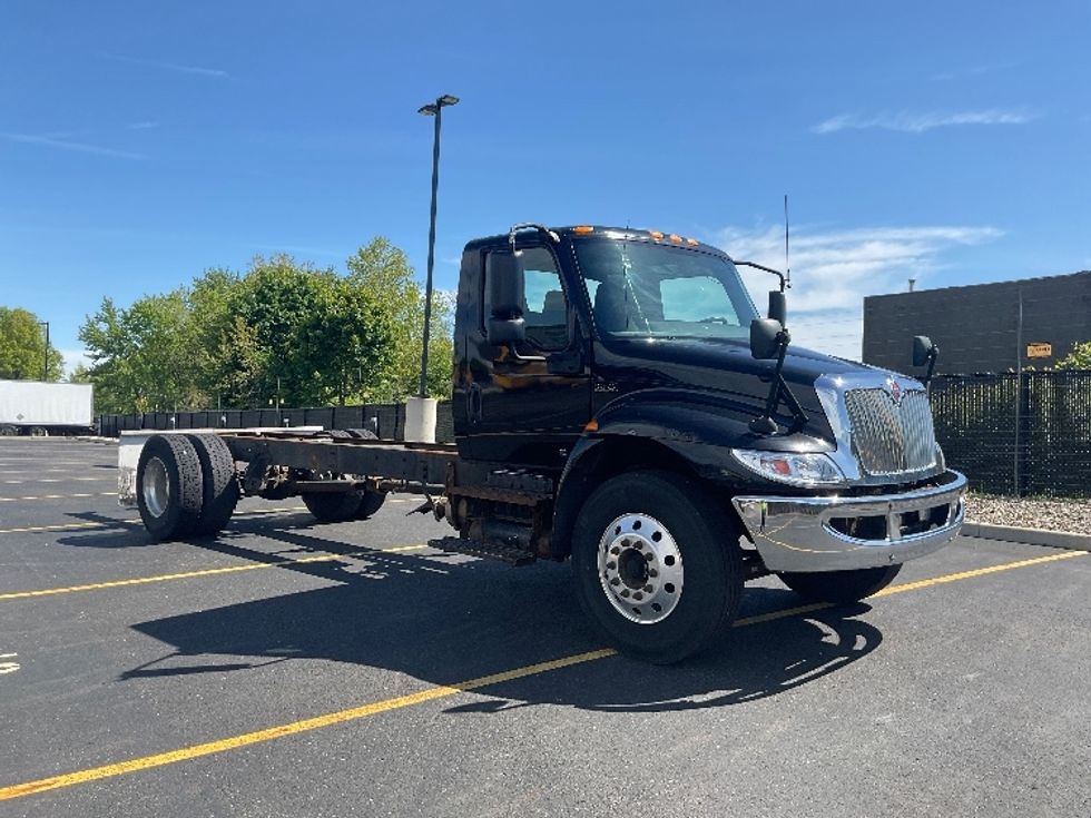 Cab and Chassis Truck-Light and Medium Duty Trucks-International-2020-MV607-Akron-OH-389,565\n\t\tmiles-$ 20,500 - Image 1