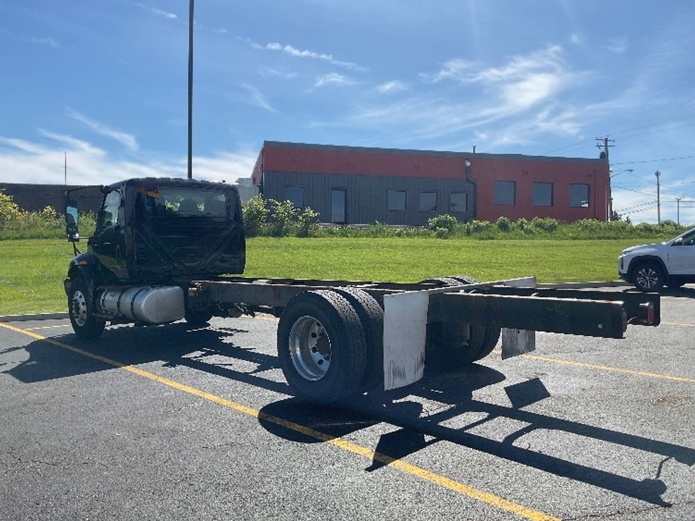 Cab and Chassis Truck-Light and Medium Duty Trucks-International-2020-MV607-Akron-OH-389,565\n\t\tmiles-$ 20,500 - Image 6