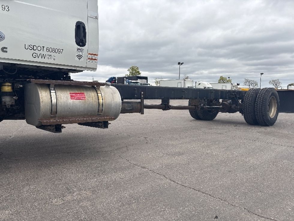 Cab and Chassis Truck-Light and Medium Duty Trucks-International-2020-MV607-Brampton-ON-256,240\n\t\tkm-$ 55,750 - Image 5
