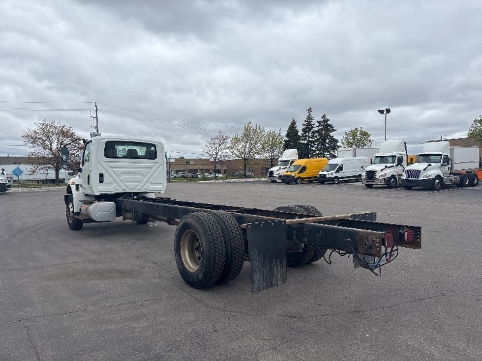 Cab and Chassis Truck-Light and Medium Duty Trucks-International-2020-MV607-Brampton-ON-256,240\n\t\tkm-$ 55,750 - Image 6