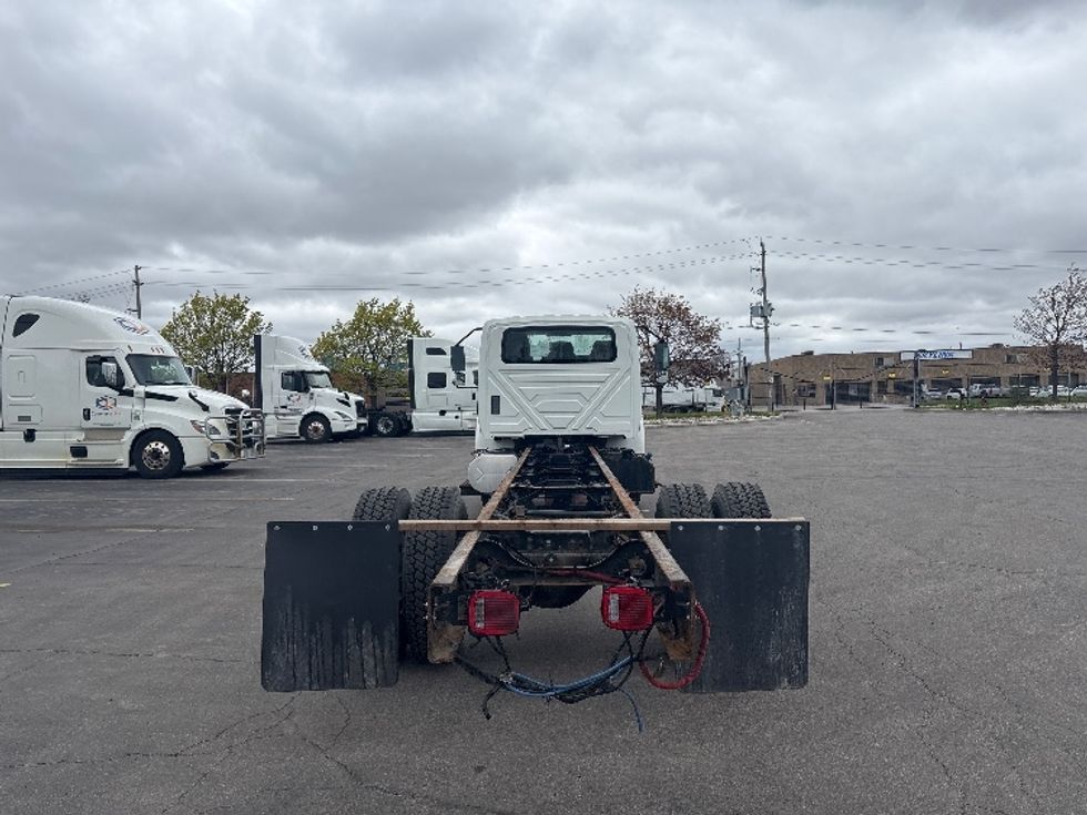 Cab and Chassis Truck-Light and Medium Duty Trucks-International-2020-MV607-Brampton-ON-256,240\n\t\tkm-$ 55,750 - Image 7