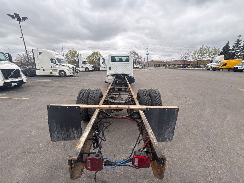 Cab and Chassis Truck-Light and Medium Duty Trucks-International-2020-MV607-Brampton-ON-256,240\n\t\tkm-$ 55,750 - Image 8