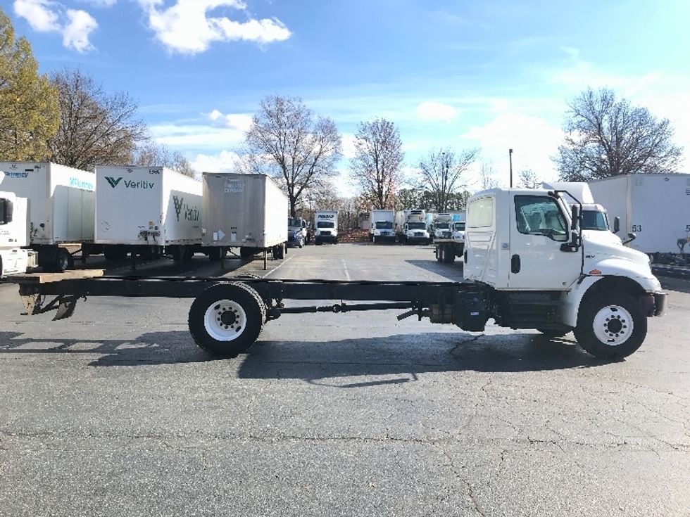 Cab and Chassis Truck-Light and Medium Duty Trucks-International-2020-MV607-Charlotte-NC-162,659\n\t\tmiles-$ 35,500 - Image 11