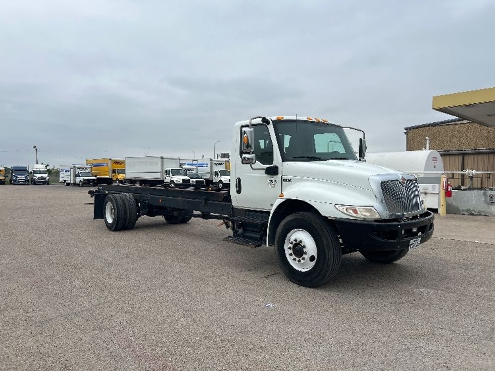 Cab and Chassis Truck-Light and Medium Duty Trucks-International-2020-MV607-Dallas-TX-173,389\n\t\tmiles-$ 38,000 - Image 1