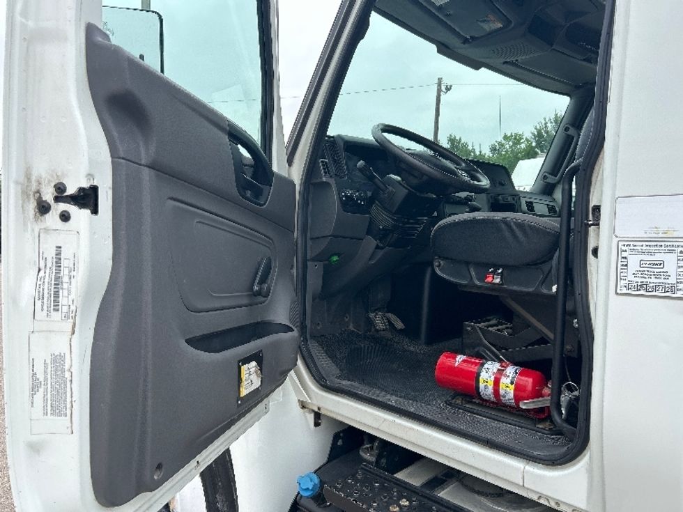 Cab and Chassis Truck-Light and Medium Duty Trucks-International-2020-MV607-Dallas-TX-173,389\n\t\tmiles-$ 38,000 - Image 16