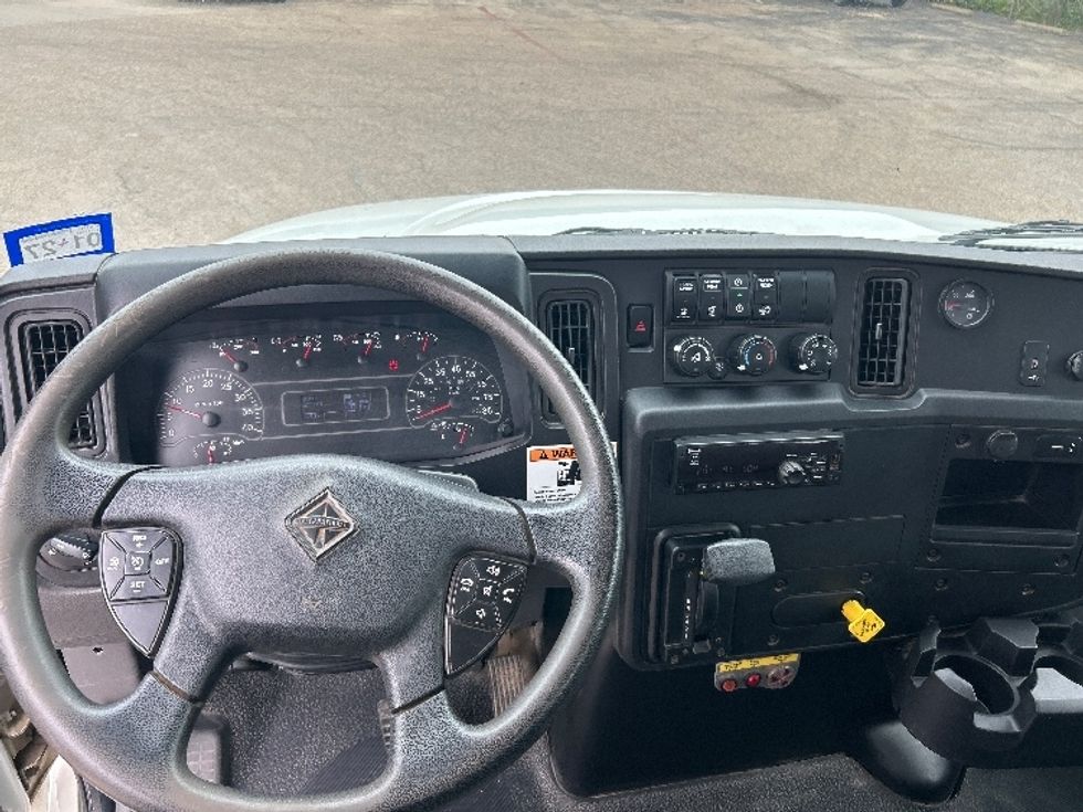 Cab and Chassis Truck-Light and Medium Duty Trucks-International-2020-MV607-Dallas-TX-173,389\n\t\tmiles-$ 38,000 - Image 18