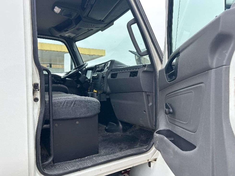 Cab and Chassis Truck-Light and Medium Duty Trucks-International-2020-MV607-Dallas-TX-173,389\n\t\tmiles-$ 38,000 - Image 20