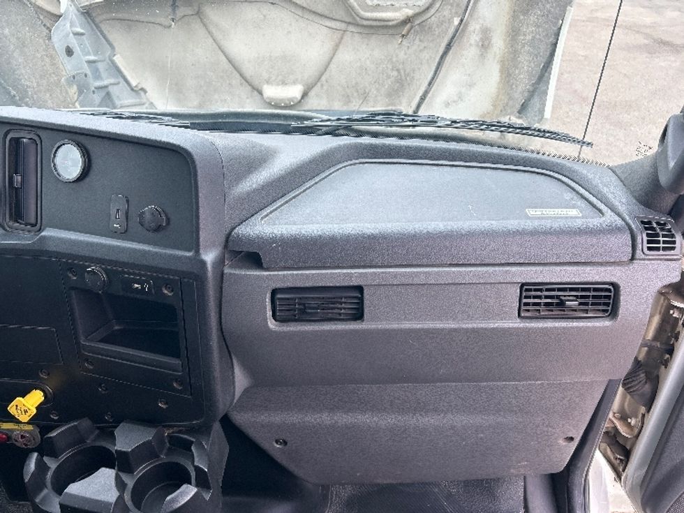 Cab and Chassis Truck-Light and Medium Duty Trucks-International-2020-MV607-Dallas-TX-173,389\n\t\tmiles-$ 38,000 - Image 21