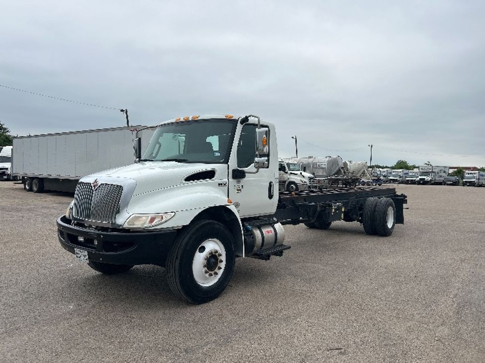 Cab and Chassis Truck-Light and Medium Duty Trucks-International-2020-MV607-Dallas-TX-173,389\n\t\tmiles-$ 38,000 - Image 3