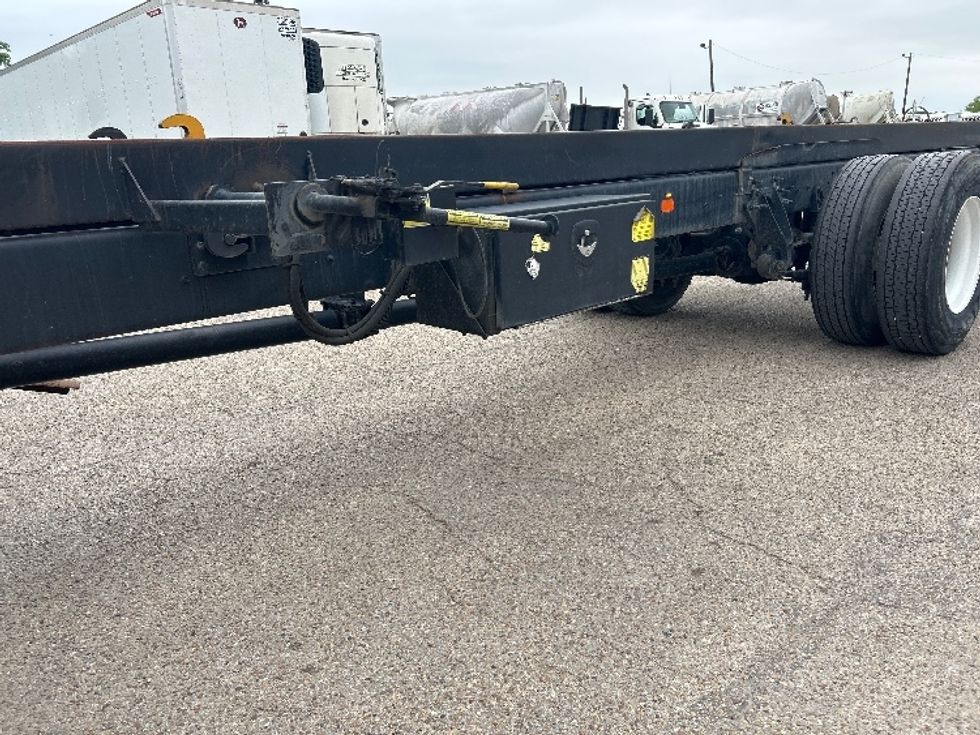 Cab and Chassis Truck-Light and Medium Duty Trucks-International-2020-MV607-Dallas-TX-173,389\n\t\tmiles-$ 38,000 - Image 5
