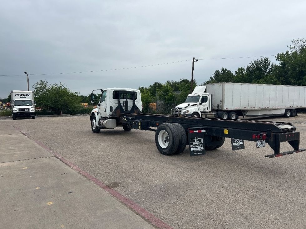 Cab and Chassis Truck-Light and Medium Duty Trucks-International-2020-MV607-Dallas-TX-173,389\n\t\tmiles-$ 38,000 - Image 6