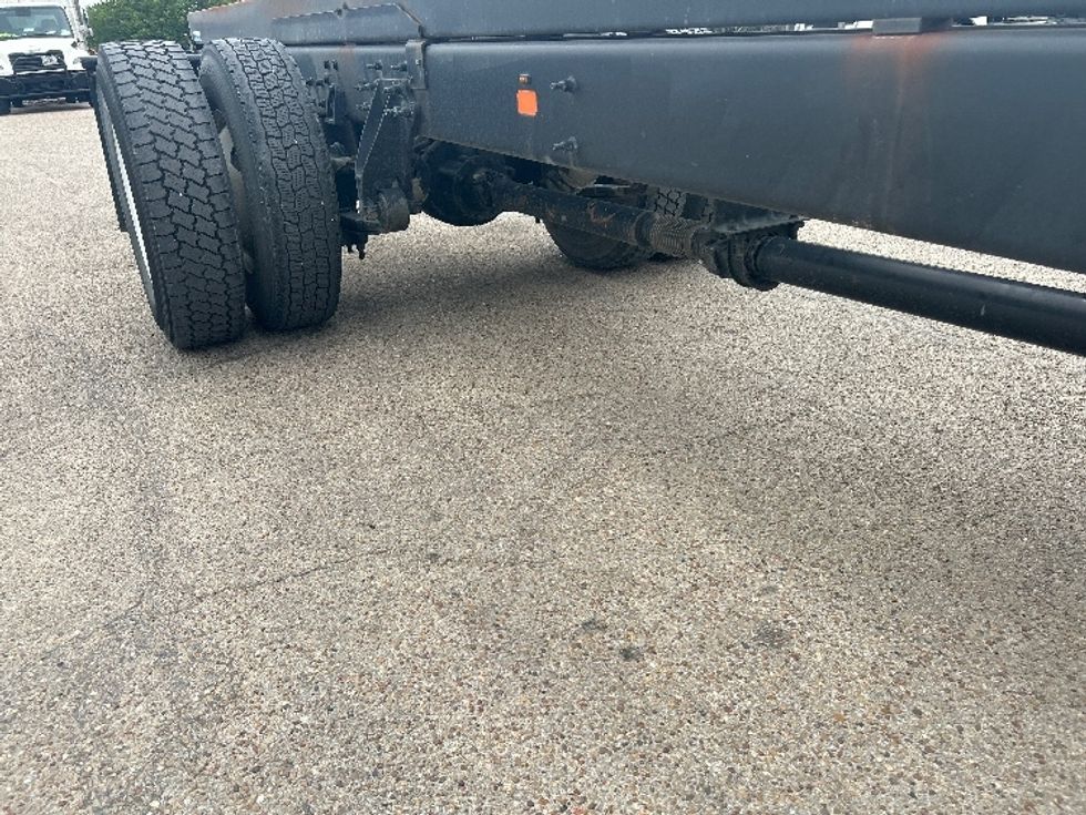 Cab and Chassis Truck-Light and Medium Duty Trucks-International-2020-MV607-Dallas-TX-175,964\n\t\tmiles-$ 37,750 - Image 14