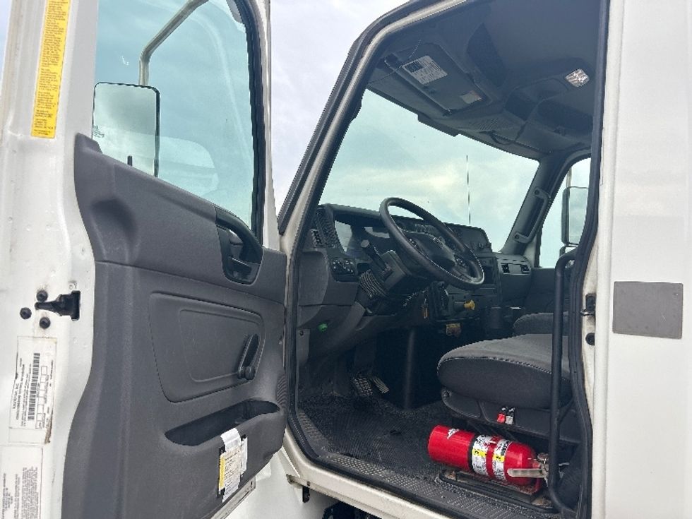 Cab and Chassis Truck-Light and Medium Duty Trucks-International-2020-MV607-Dallas-TX-175,964\n\t\tmiles-$ 37,750 - Image 16