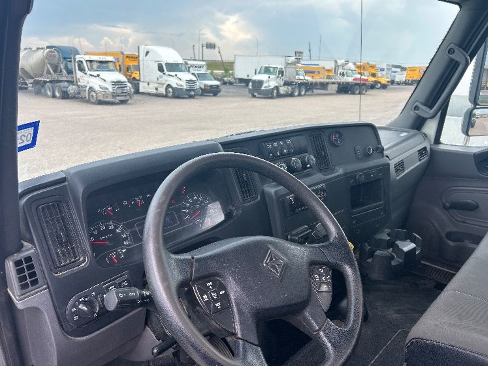 Cab and Chassis Truck-Light and Medium Duty Trucks-International-2020-MV607-Dallas-TX-175,964\n\t\tmiles-$ 37,750 - Image 17