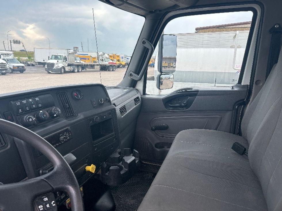 Cab and Chassis Truck-Light and Medium Duty Trucks-International-2020-MV607-Dallas-TX-175,964\n\t\tmiles-$ 37,750 - Image 19