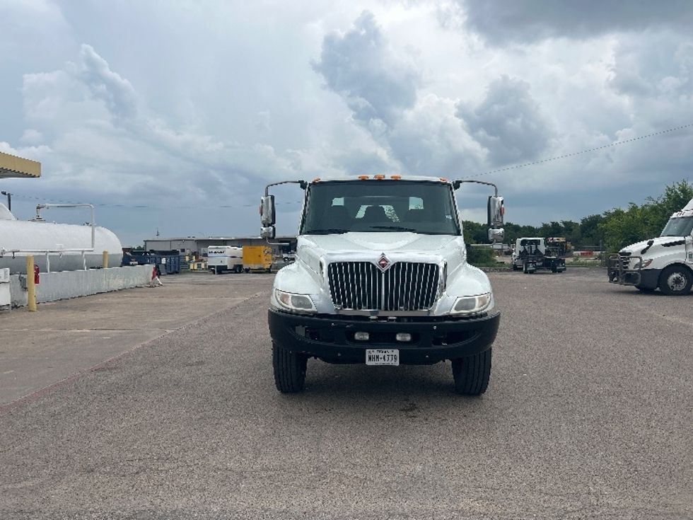 Cab and Chassis Truck-Light and Medium Duty Trucks-International-2020-MV607-Dallas-TX-175,964\n\t\tmiles-$ 37,750 - Image 2