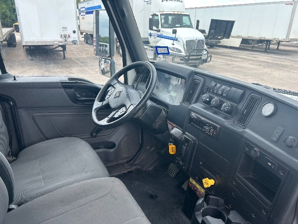 Cab and Chassis Truck-Light and Medium Duty Trucks-International-2020-MV607-Dallas-TX-175,964\n\t\tmiles-$ 37,750 - Image 22