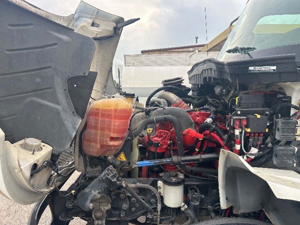 Cab and Chassis Truck-Light and Medium Duty Trucks-International-2020-MV607-Dallas-TX-175,964\n\t\tmiles-$ 37,750 - Image 24