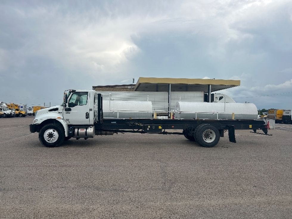 Cab and Chassis Truck-Light and Medium Duty Trucks-International-2020-MV607-Dallas-TX-175,964\n\t\tmiles-$ 37,750 - Image 4