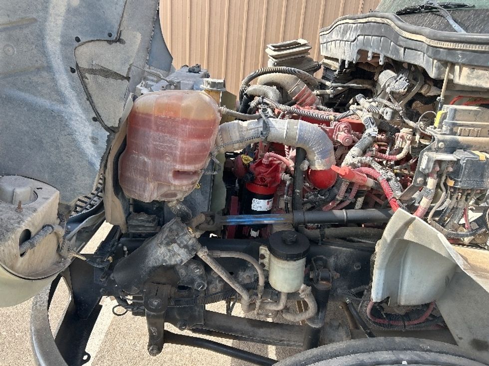 Cab and Chassis Truck-Light and Medium Duty Trucks-International-2020-MV607-El Centro-CA-145,516\n\t\tmiles-$ 39,250 - Image 19