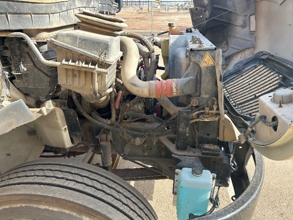 Cab and Chassis Truck-Light and Medium Duty Trucks-International-2020-MV607-El Centro-CA-145,516\n\t\tmiles-$ 39,250 - Image 20