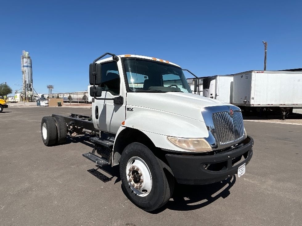 Cab and Chassis Truck-Light and Medium Duty Trucks-International-2020-MV607-El Centro-CA-159,494\n\t\tmiles-$ 36,500 - Image 1