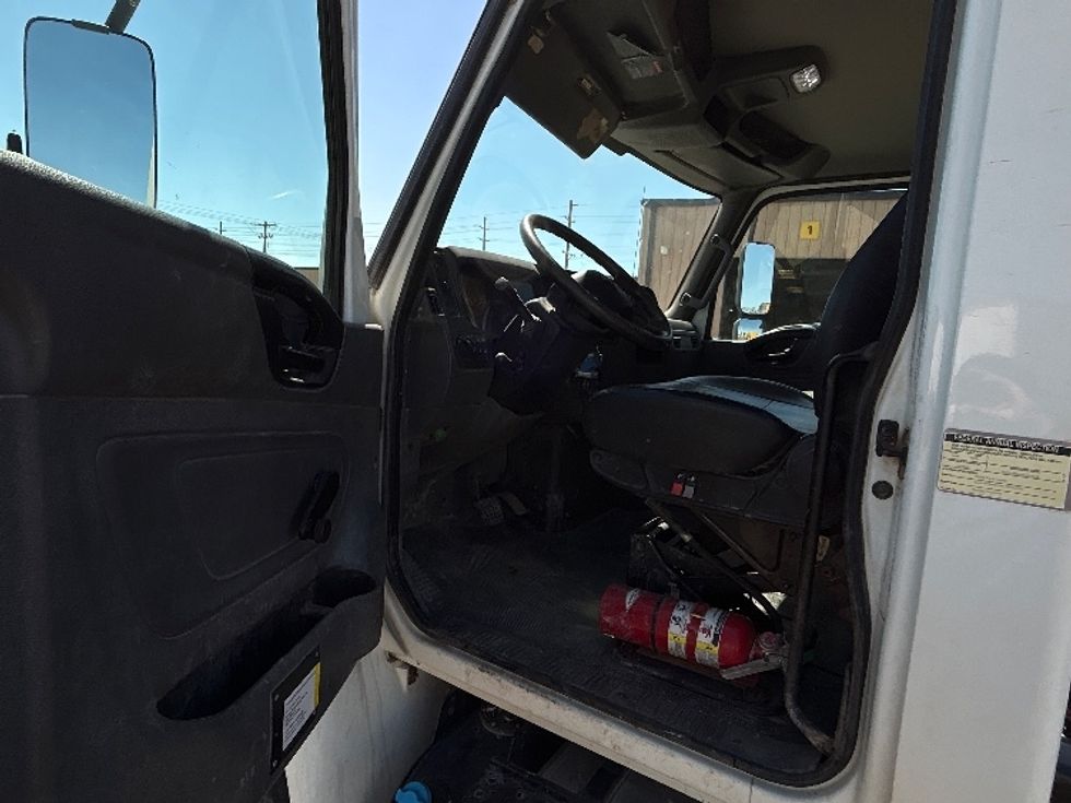 Cab and Chassis Truck-Light and Medium Duty Trucks-International-2020-MV607-El Centro-CA-159,494\n\t\tmiles-$ 36,500 - Image 16