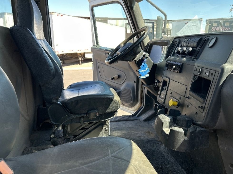 Cab and Chassis Truck-Light and Medium Duty Trucks-International-2020-MV607-El Centro-CA-159,494\n\t\tmiles-$ 36,500 - Image 22