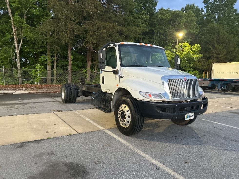 Cab and Chassis Truck-Light and Medium Duty Trucks-International-2020-MV607-Greensboro-NC-304,408\n\t\tmiles-$ 22,750 - Image 1