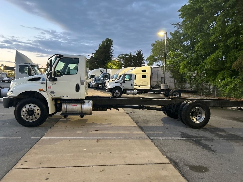 Cab and Chassis Truck-Light and Medium Duty Trucks-International-2020-MV607-Greensboro-NC-304,408\n\t\tmiles-$ 22,750 - Image 4