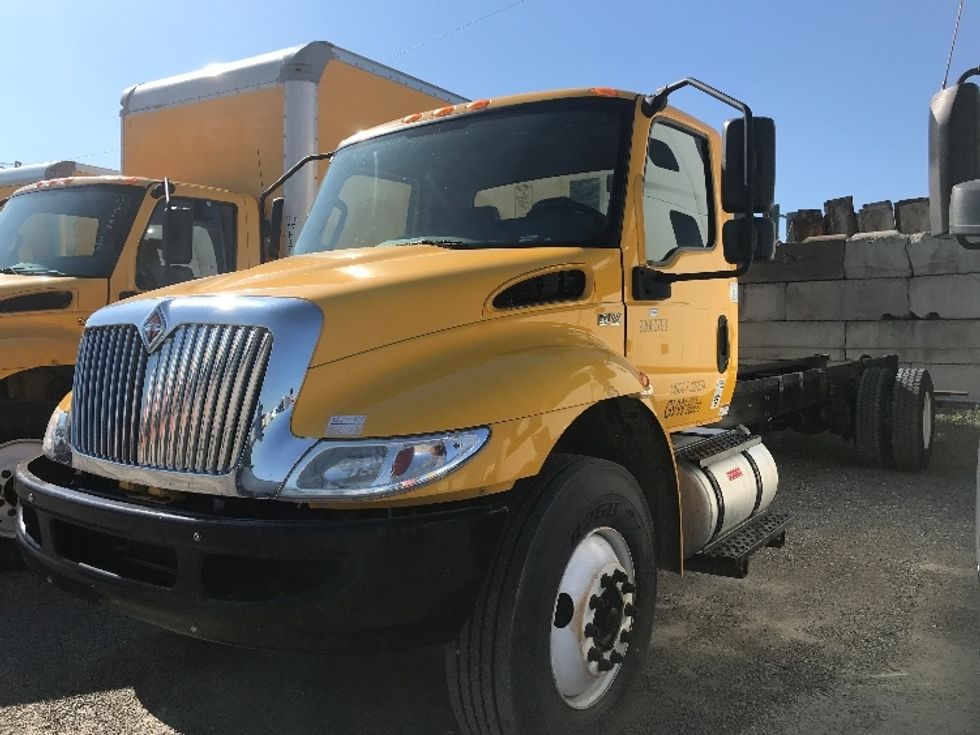 Cab and Chassis Truck-Light and Medium Duty Trucks-International-2020-MV607-Idaho Falls-ID-155,215\n\t\tmiles-$ 44,750 - Image 3
