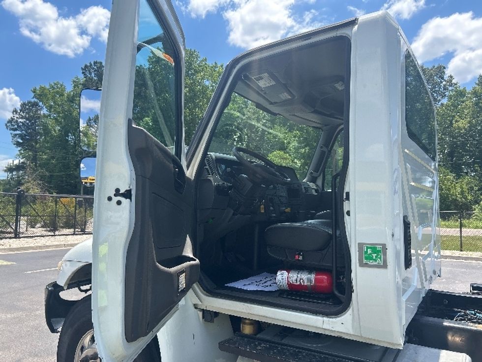 Cab and Chassis Truck-Light and Medium Duty Trucks-International-2020-MV607-Ladson-SC-282,727\n\t\tmiles-$ 20,500 - Image 11