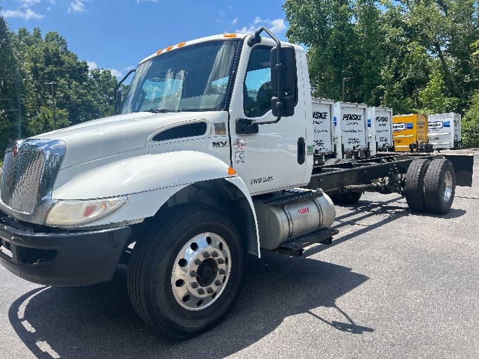 Cab and Chassis Truck-Light and Medium Duty Trucks-International-2020-MV607-Ladson-SC-282,727\n\t\tmiles-$ 20,500 - Image 3